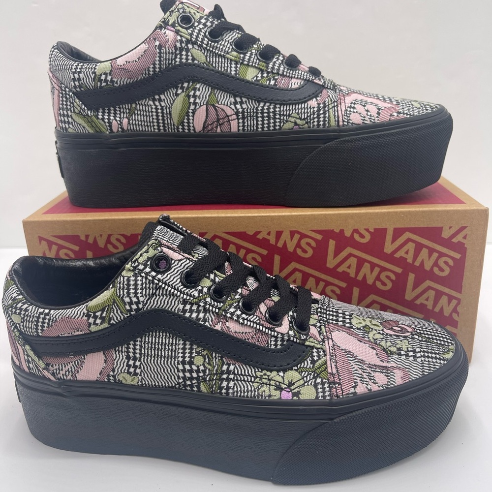 Vans WMNS Old Skool Stackform Platform Sneakers
Tapestry Floral Blck
VN0009PZBM8